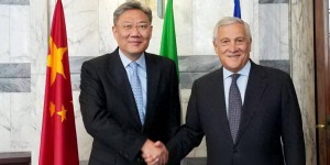 7天倒计时！我商务部长访欧，德国和意大利都交底，马克龙遭逼宫