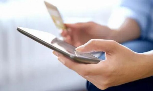 有中介声称“内部渠道”可代办大额分期信用卡？小心被坑