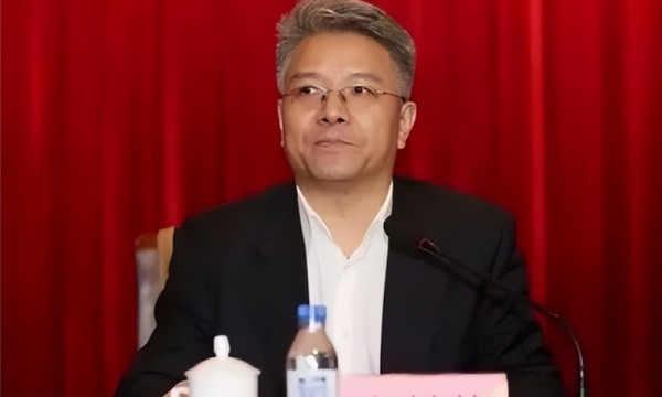 十天里3个贪腐超亿的贪官被判无期，什么信号？